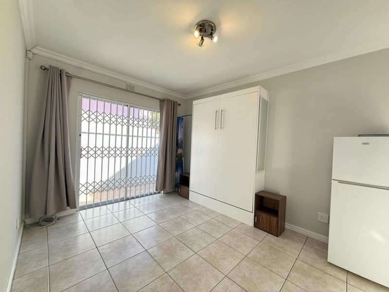 Shared Entrance Studio - Occupation 1 July 2026 | Month to Month Lease | Rent incl utilities + fibre - Photo 10