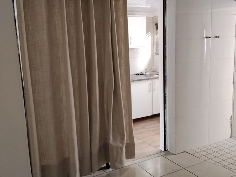Apartment To Rent in Strandfontein, Mitchells Plain - Photo 4