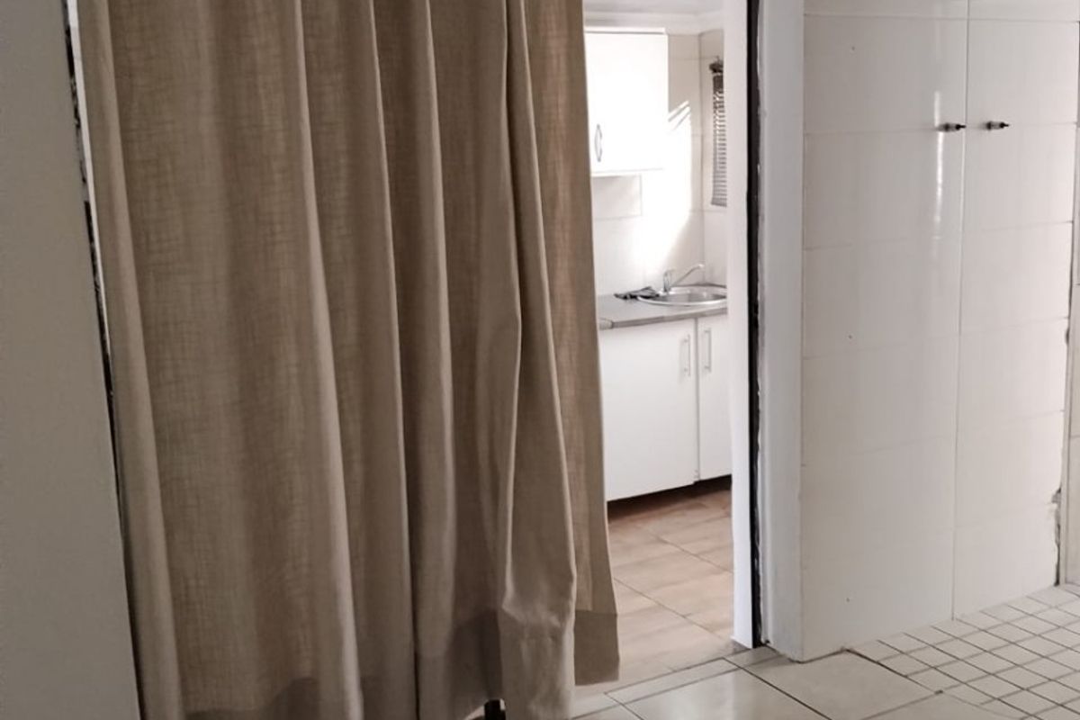 Apartment To Rent in Strandfontein, Mitchells Plain - Photo 4