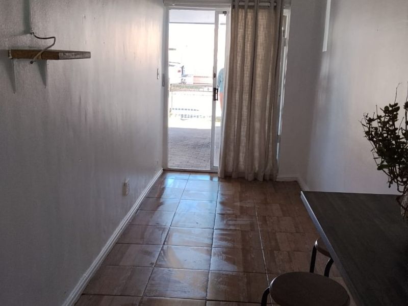 Apartment To Rent in Strandfontein, Mitchells Plain - Photo 3