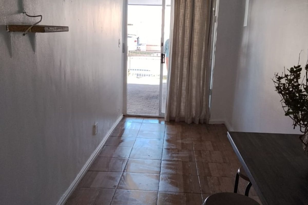 Apartment To Rent in Strandfontein, Mitchells Plain - Photo 3