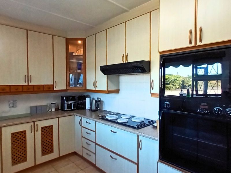 Cherished Family Home with Flatlet in Amalinda North, East London - Photo 7