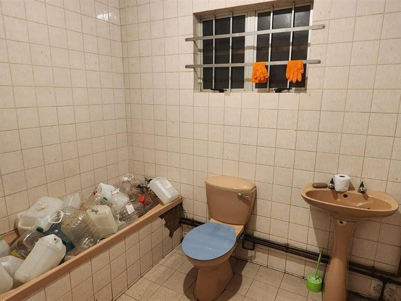 Retail Space For Sale in Verulam Central, Verulam, KwaZulu Natal - Photo 4