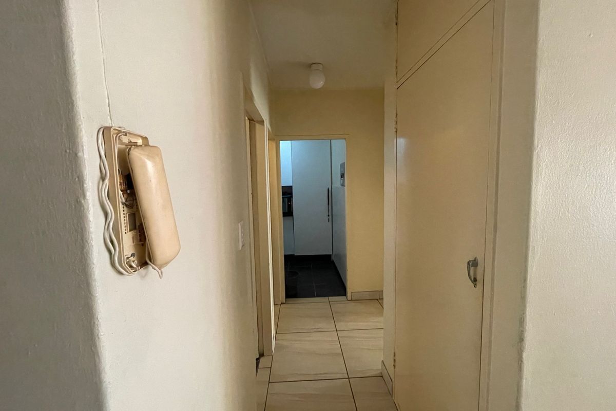Two Bedroom Apartment For Sale in Arcadia. - Photo 3