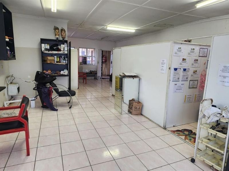 Retail Space For Sale in Verulam Central, Verulam, KwaZulu Natal - Photo 3