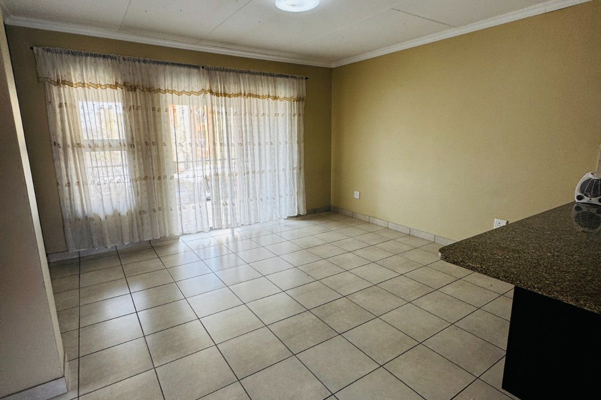 2 bedroom ,2-bathroom apartment for rent in Noordwyk - Photo 4