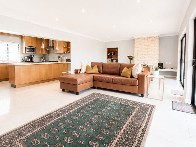 Modern and Spacious 3 Bedroom Home with Flatlet in Secure Estate! - Photo 10