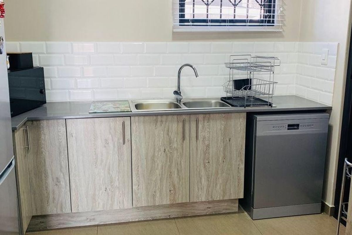 2 bedrooms,2-bathroom GROUND Floor for rent in Kyalami - Photo 4