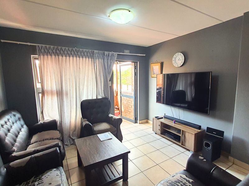 Modern 2 Bed Apartment - Photo 1