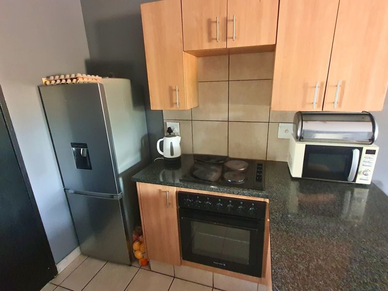Modern 2 Bed Apartment - Photo 7