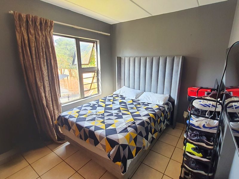 Modern 2 Bed Apartment - Photo 4
