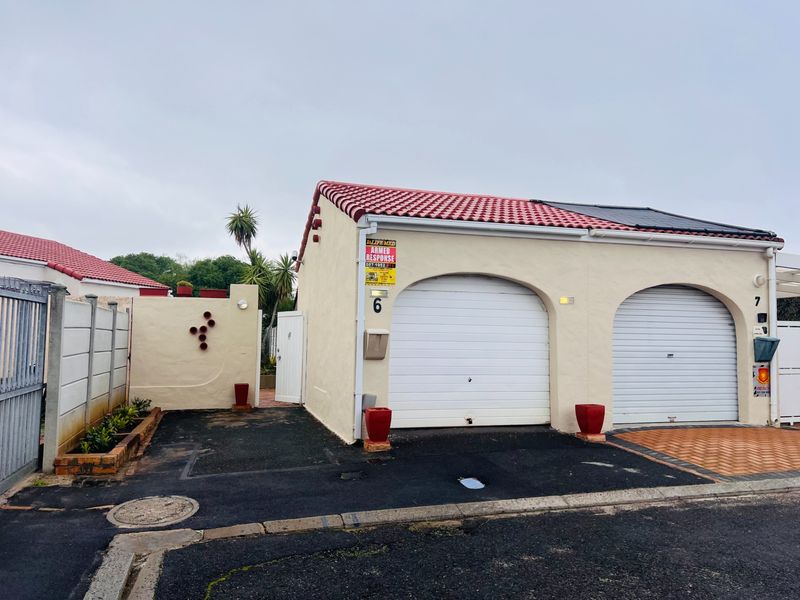 House For Sale in Flamingo Vlei, Blouberg - Photo 1