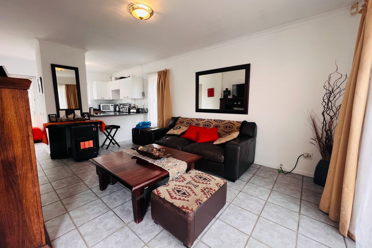 House For Sale in Flamingo Vlei, Blouberg - Photo 2