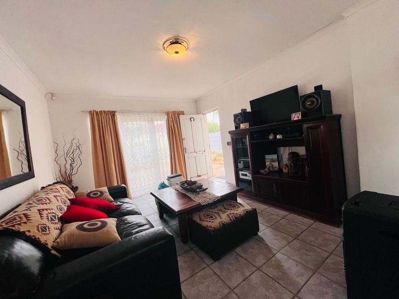 House For Sale in Flamingo Vlei, Blouberg - Photo 4