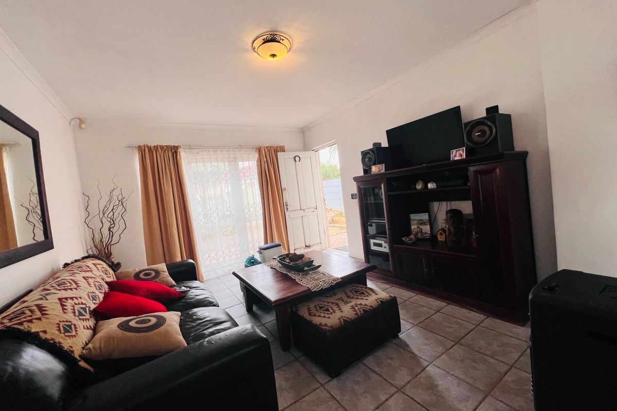 House For Sale in Flamingo Vlei, Blouberg - Photo 4