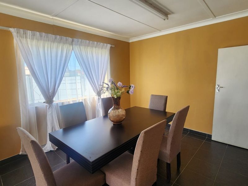 Spacious Family Home with Granny Flat for Sale in Modder East - Photo 7