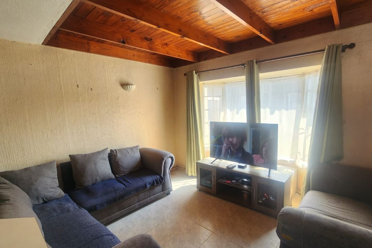 Charming 1 Bedroom Duplex for Sale in Dalpark 11 - Photo 3
