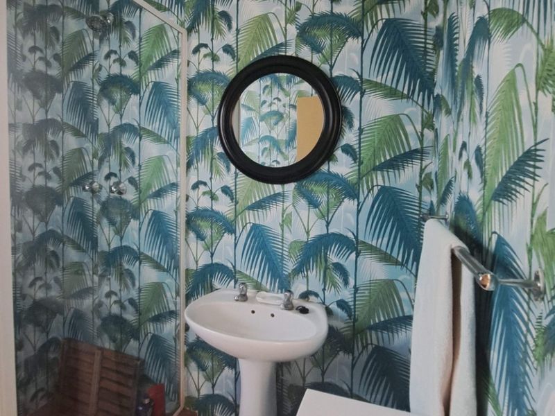 READY TO MOVE IN AND LIVE - Photo 3