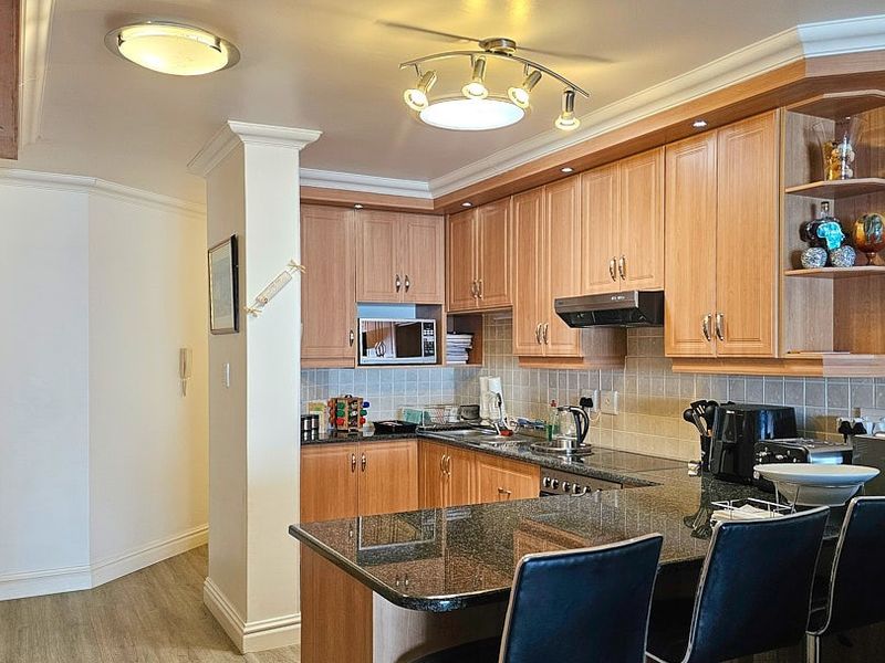 OCEAN VIEWS, LUXURY 3 Bedroom Apartment - Photo 9