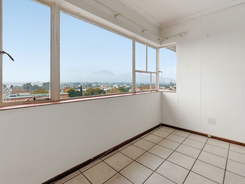 Wake Up to Spectacular Mountain Views in the Heart of Paarl - Photo 3