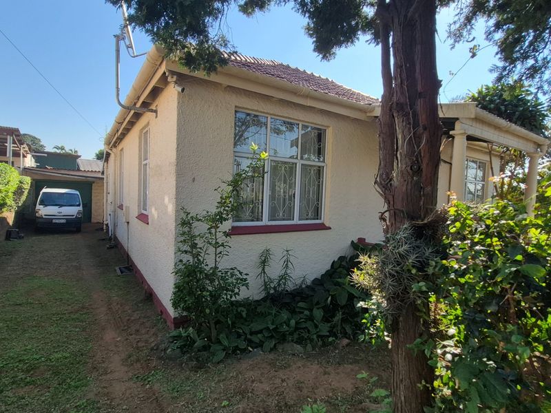 Well priced investment opportunity...Bluff, Durban - Photo 1