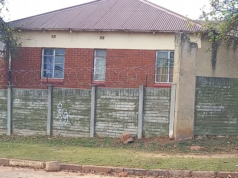 House For Sale in Coronationville, Johannesburg - Photo 1
