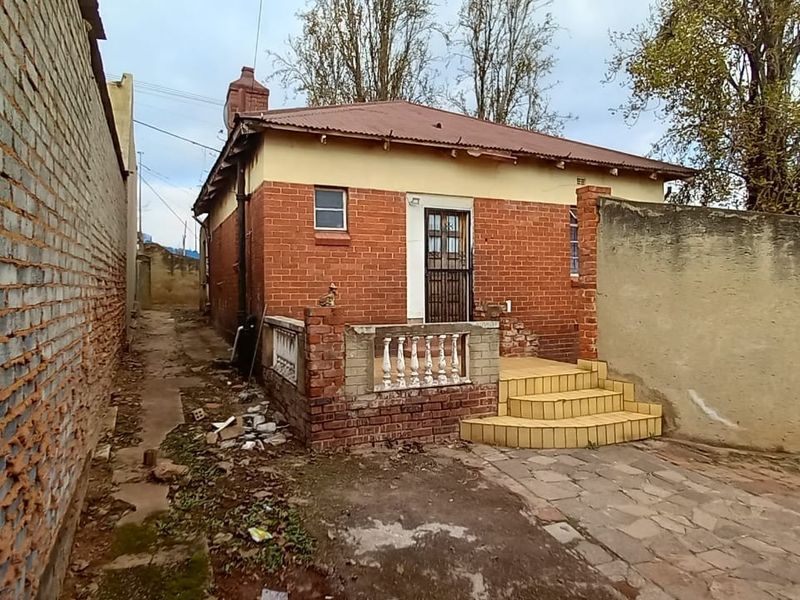 House For Sale in Coronationville, Johannesburg - Photo 2