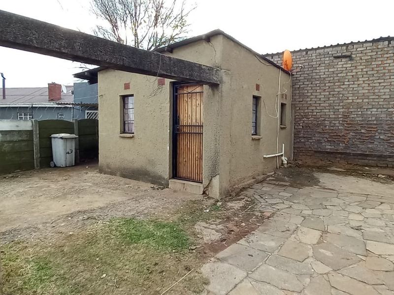 House For Sale in Coronationville, Johannesburg - Photo 3
