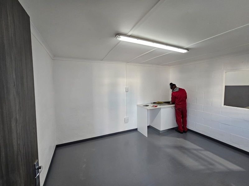 Industrial warehouse to rent in Dal Josafat, Paarl - Photo 6