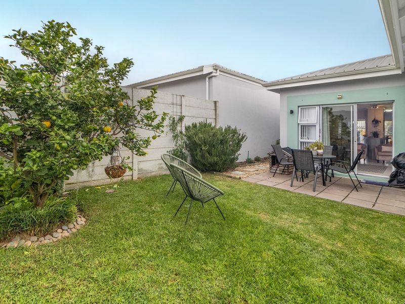 The Perfect 3 Bedroom Home, So Move-in Ready, Even Your Dog Will Approve. - Photo 7