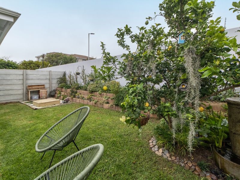 The Perfect 3 Bedroom Home, So Move-in Ready, Even Your Dog Will Approve. - Photo 8