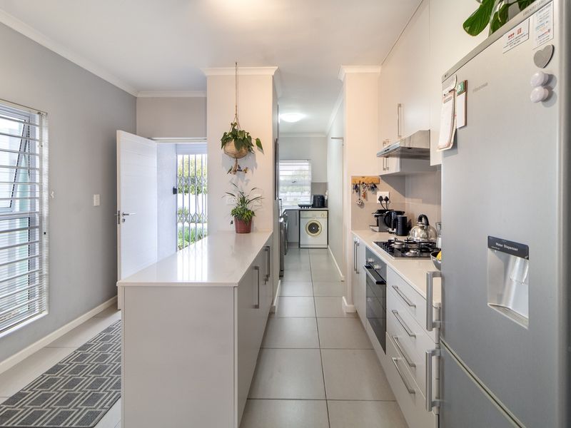 The Perfect 3 Bedroom Home, So Move-in Ready, Even Your Dog Will Approve. - Photo 3