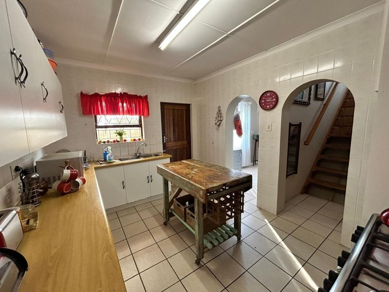 FAMILY HOME IN SOUGHT-AFTER SUNRISE-ON-SEA - Photo 5