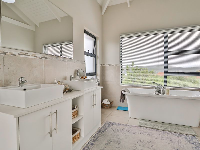 House For Sale in Kanonkop, Knysna - Photo 9