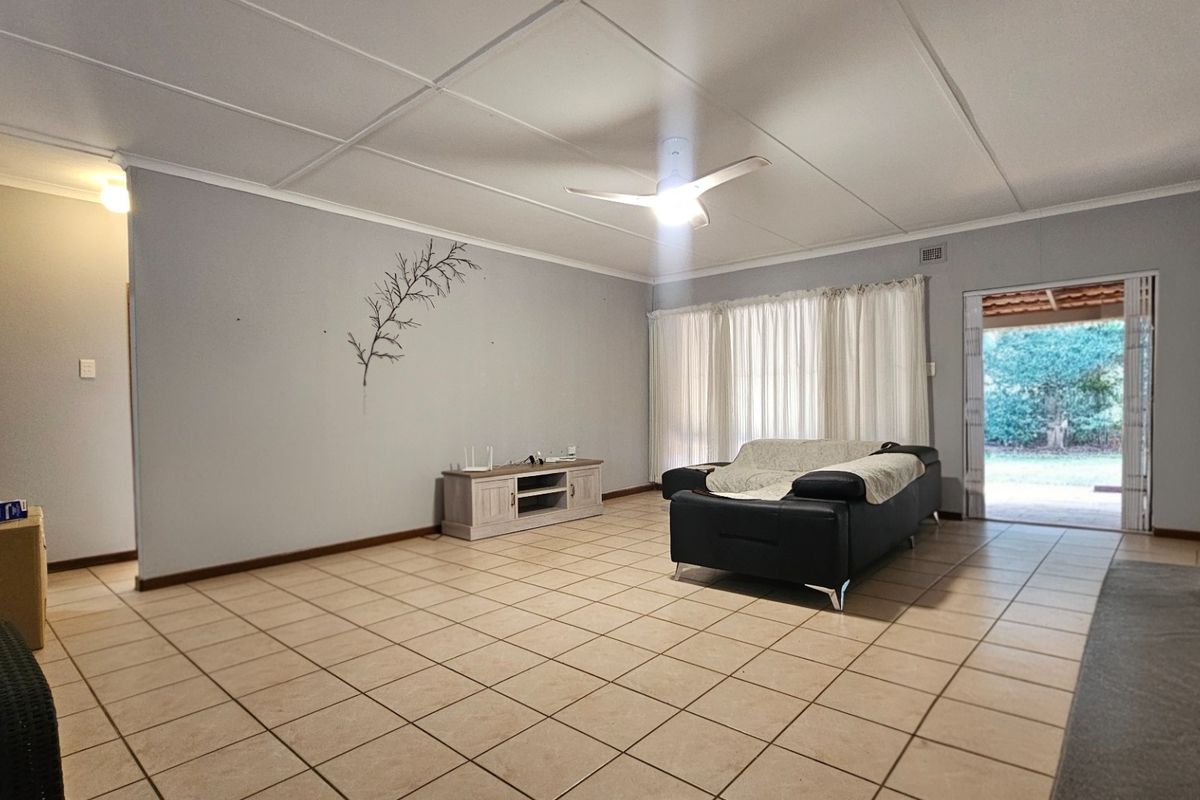 Charming Family Home with Income-Generating Flat - Photo 4