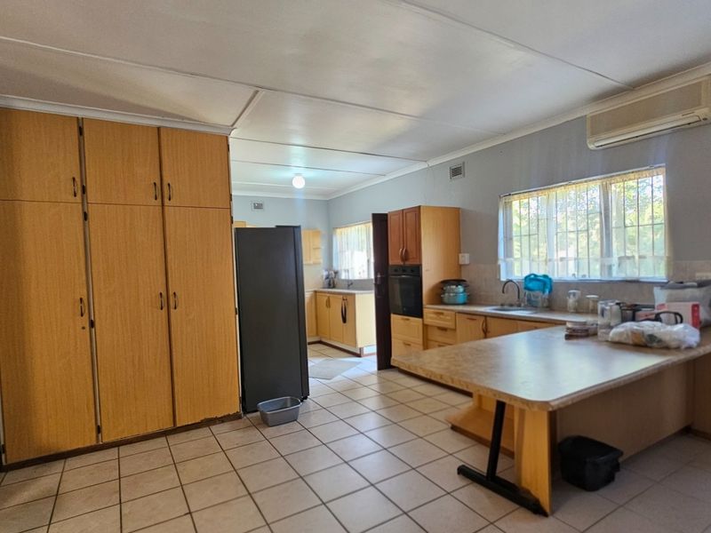 Charming Family Home with Income-Generating Flat - Photo 5