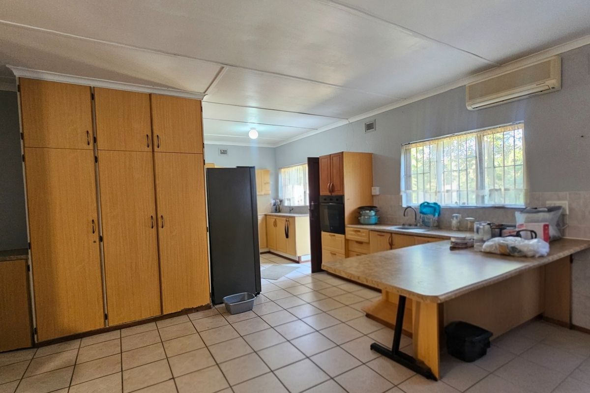 Charming Family Home with Income-Generating Flat - Photo 5