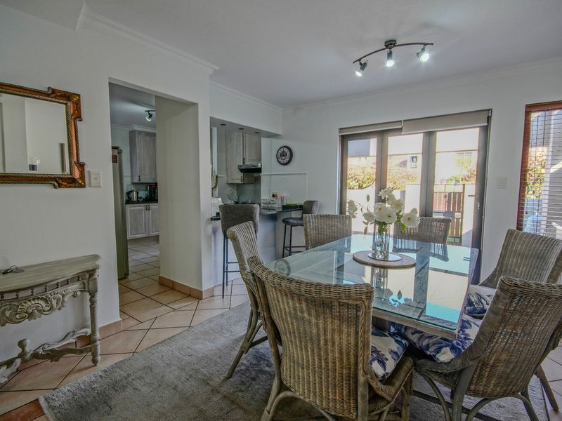 Spacious and Attractive Townhouse in Exclusive Estate! - Photo 9