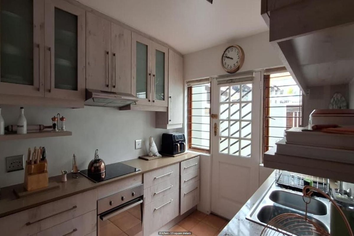 Two Bedroom Duplex in the Heart of Bedford Gardens, Bedfordview - Photo 5