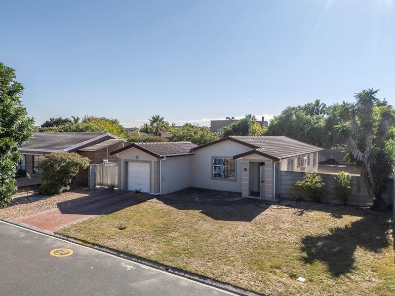 House For Sale in De Oude Spruit, Brackenfell - Photo 1