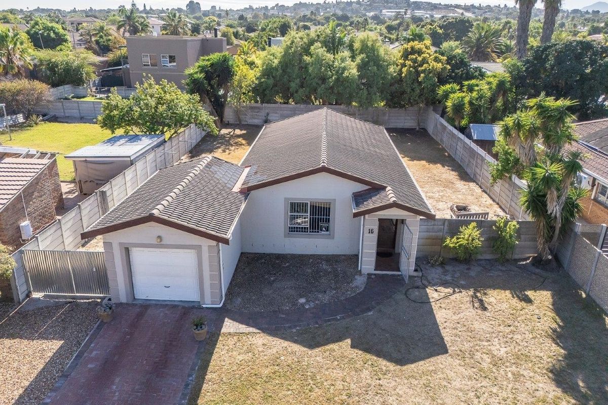 House For Sale in De Oude Spruit, Brackenfell - Photo 2
