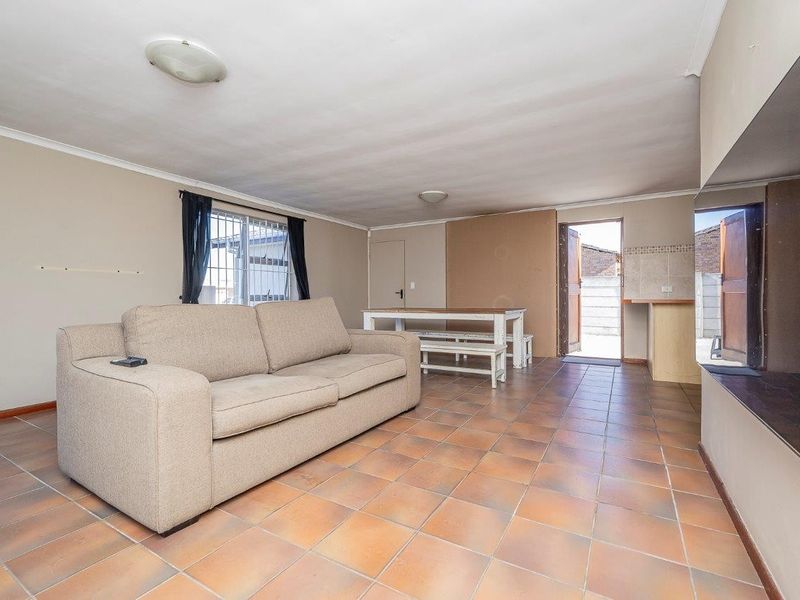 House For Sale in De Oude Spruit, Brackenfell - Photo 5