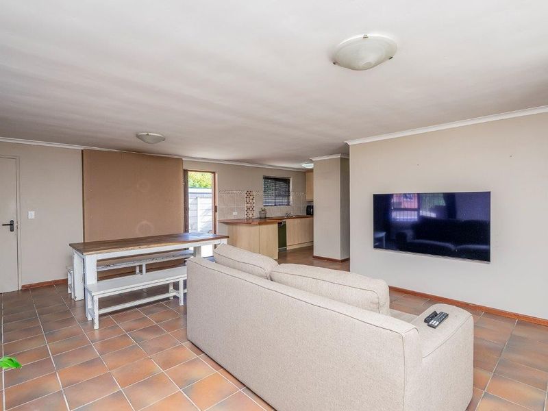 House For Sale in De Oude Spruit, Brackenfell - Photo 4