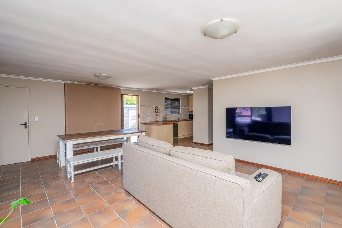 House For Sale in De Oude Spruit, Brackenfell - Photo 4