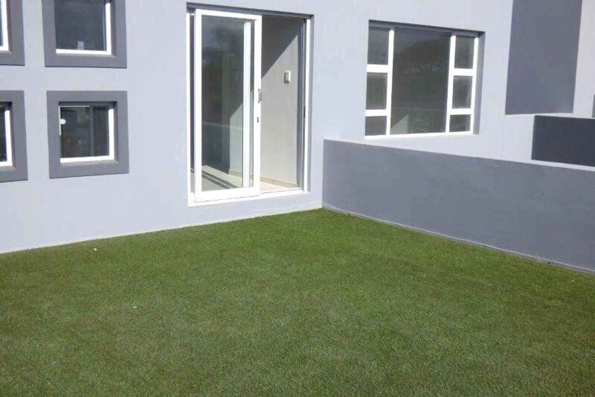 Prestige double story Townhouse Nahoon - IMMEDIATELY AVAILABLE - Photo 5