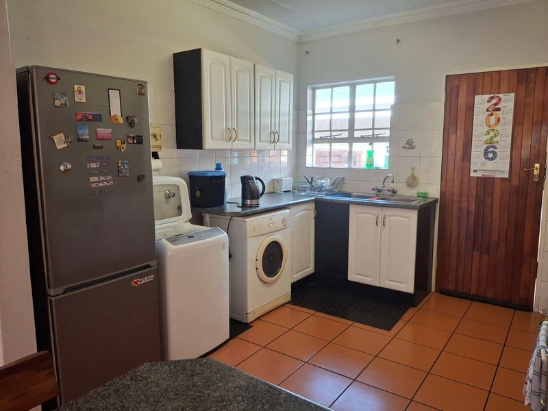 Townhouse for Sale in South Crest, Alberton - Photo 3