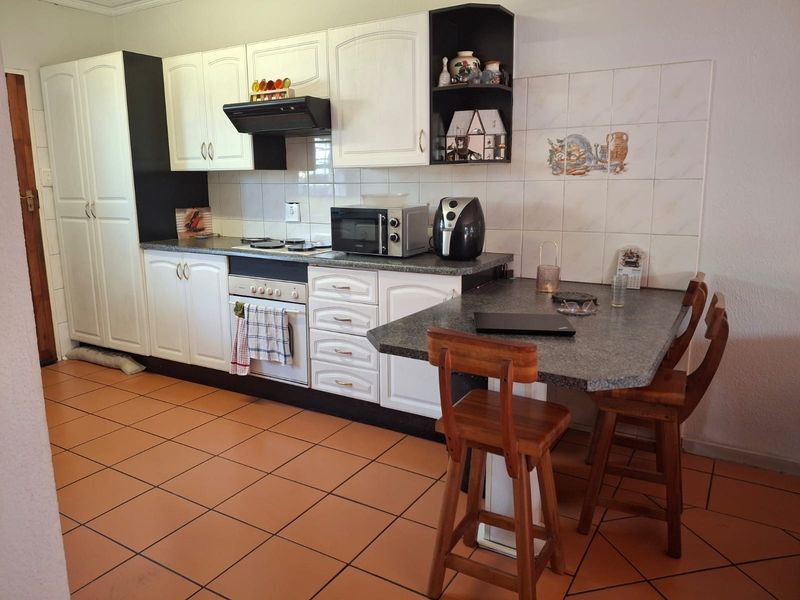 Townhouse for Sale in South Crest, Alberton - Photo 4