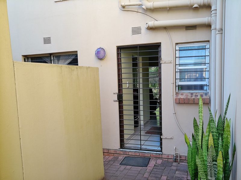 Duplex To Rent in Meer En See Richards Bay KwaZulu Natal - Photo 3