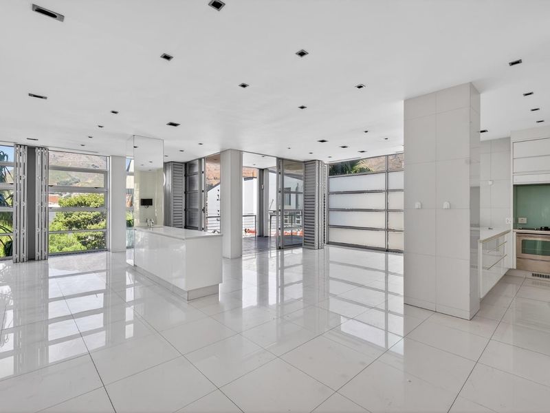 Exceptional Apartment in the Heart of Cape Town City Centre - Photo 3