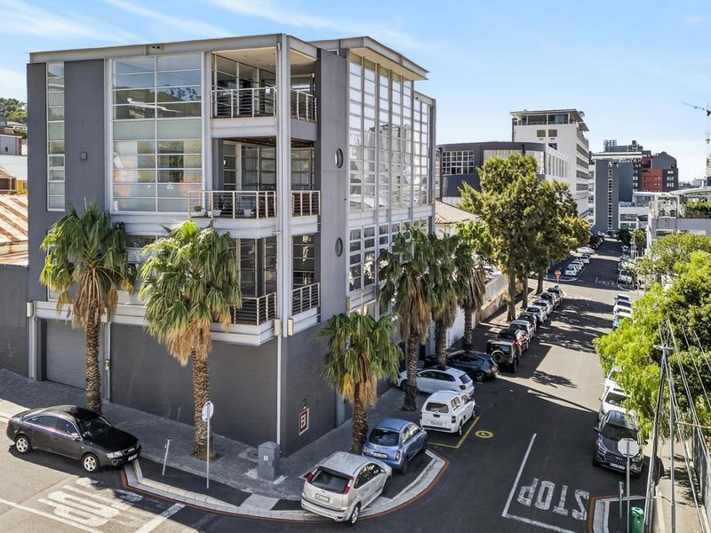 Exceptional Apartment in the Heart of Cape Town City Centre - Photo 2
